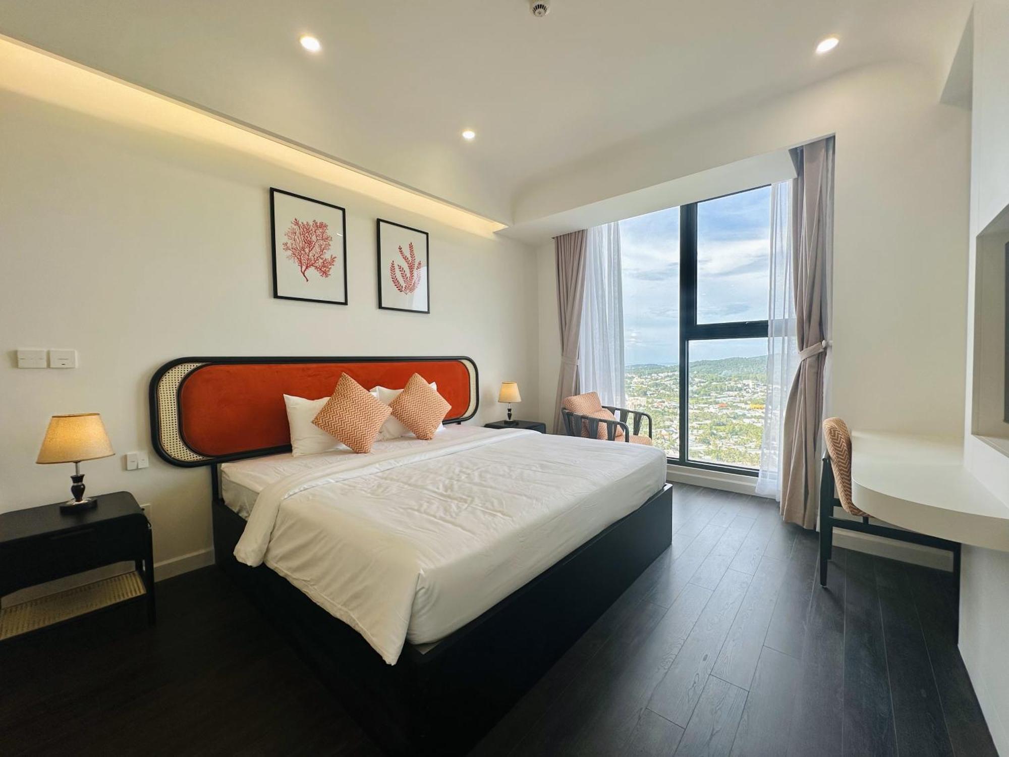 La Phan Phu Quoc, Hillside *